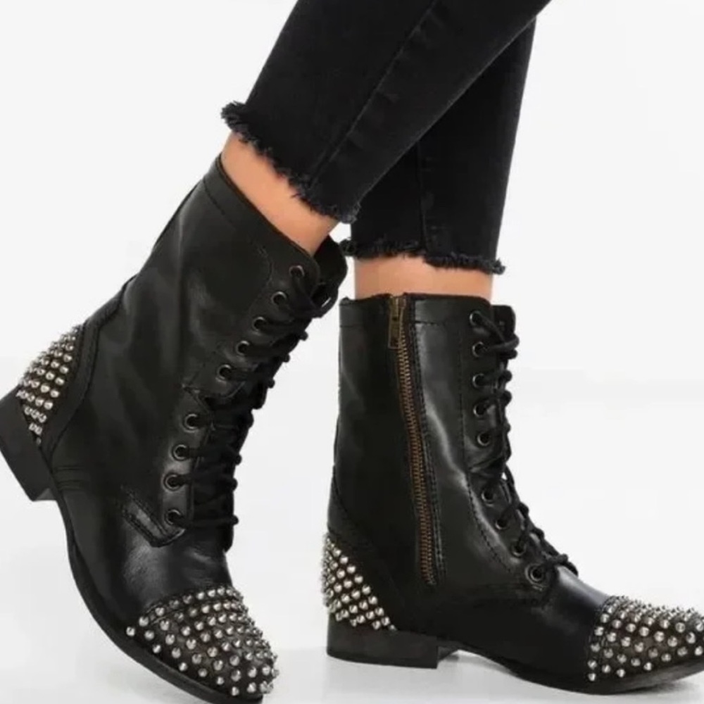 Steve Madden Tarnney Leather
Studded Lace-Up Combat Boots Spike
